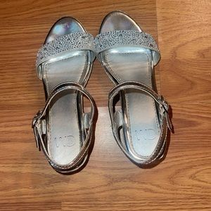 Kids wedges size 3